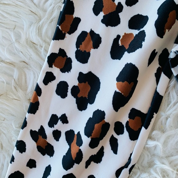 F21 Leopard Print Leggings - Picture 2 of 5